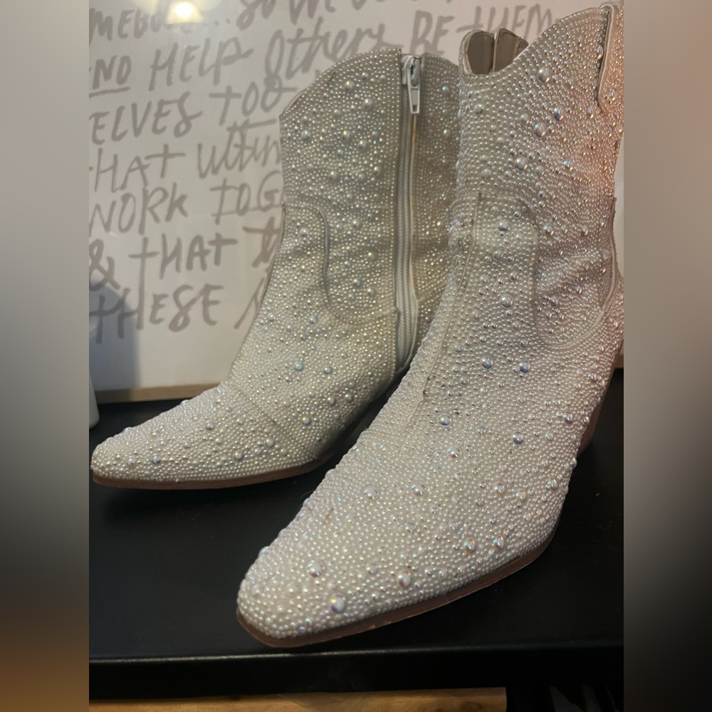 Betsey Johnson Emory Rhinestone Western Boots size 8 Pearl